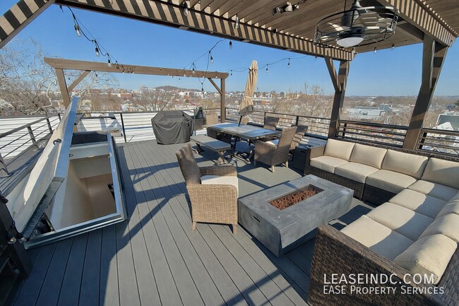 Foto del edificio - 1719 D St NE