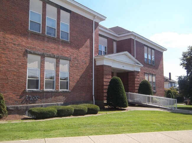 Foto del edificio - Latrobe Apartments