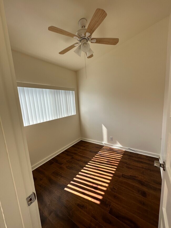 Foto del edificio - 2483 Chelsea St