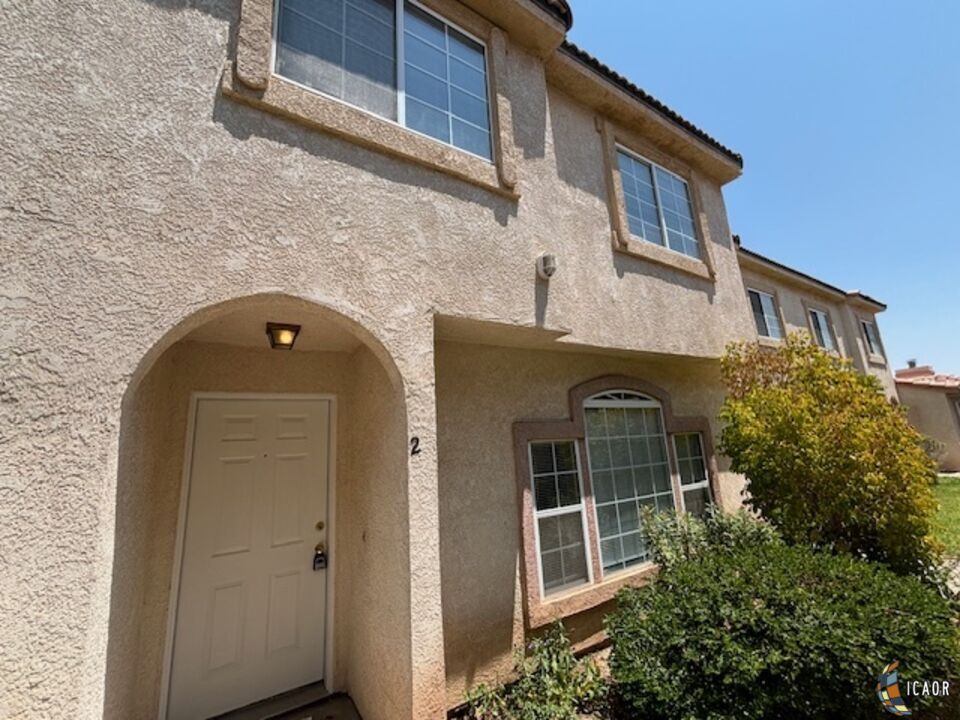 Foto principal - 1120 Rosas St