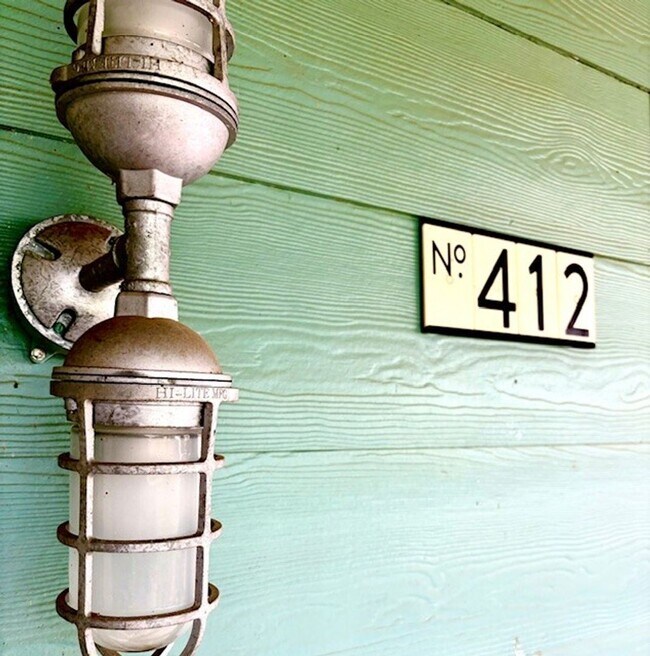 Foto del edificio - 2 bedroom HOUSE on the edge of Baylor's ca...