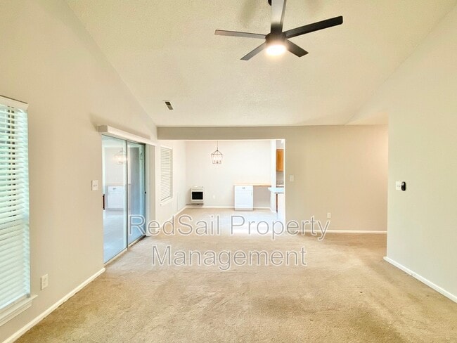 Foto del edificio - 5310 Gardner Ct