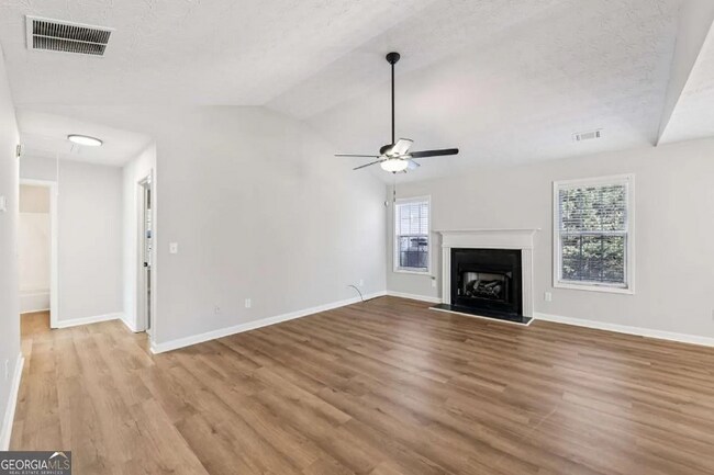 Building Photo - 7091 Greenridge Dr