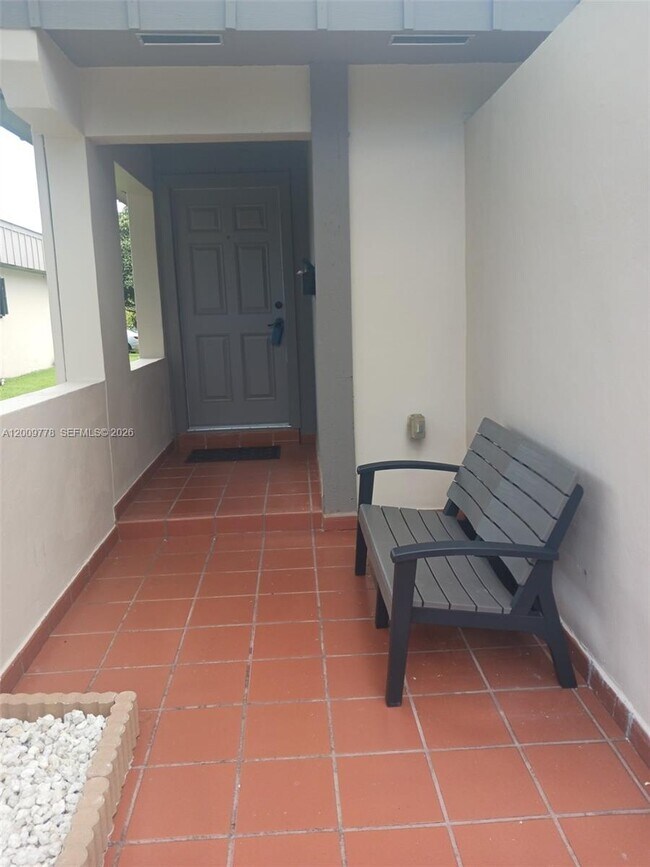 Foto del edificio - 7440 SW 105th Pl