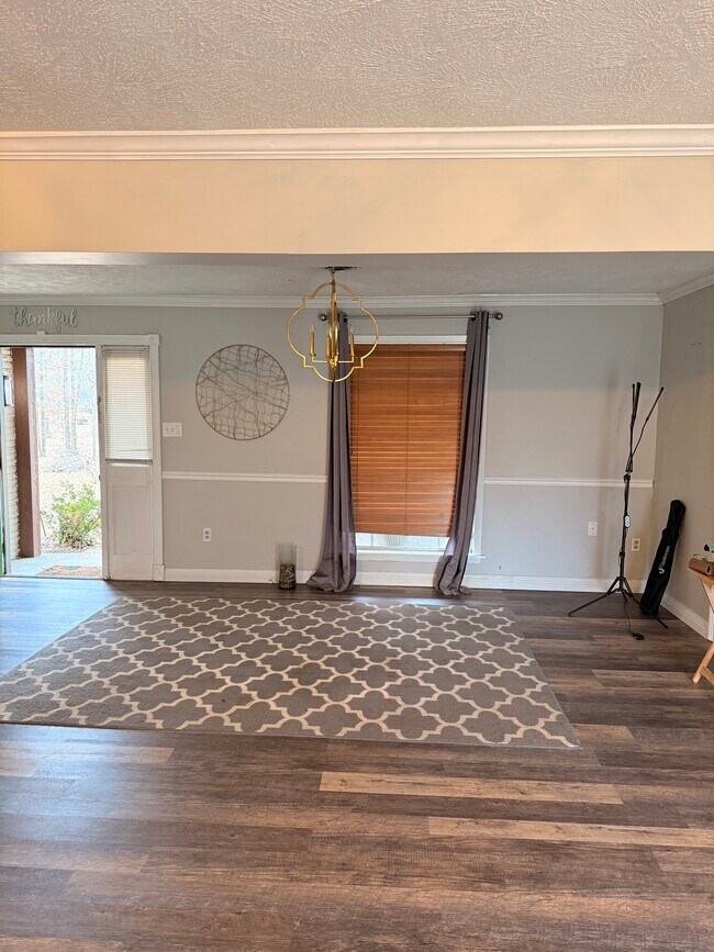 Foto del edificio - 848 Gore Rd