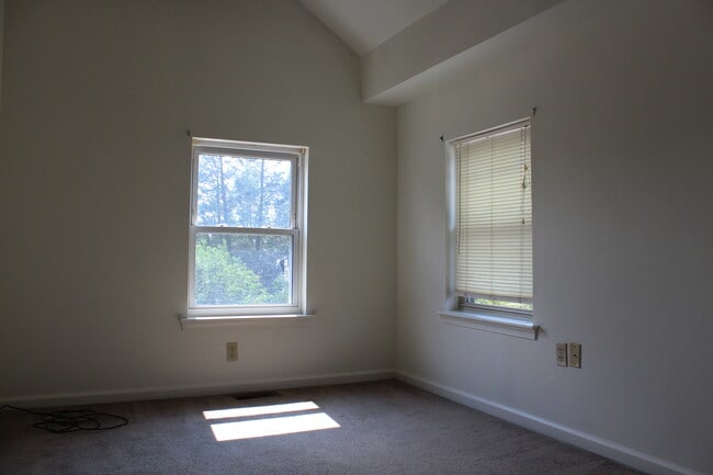 bedroom 2 - 252 Lemonte St