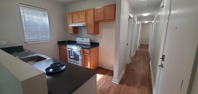 Foto del edificio - 2909 W 64th St