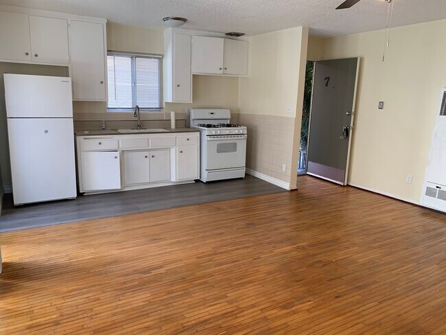 Foto del edificio - 1731 Silver Lake Blvd