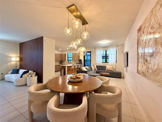 Foto del edificio - 7911 NW 105th Ave