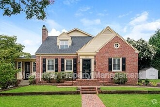 Building Photo - 2314 Lake Dr