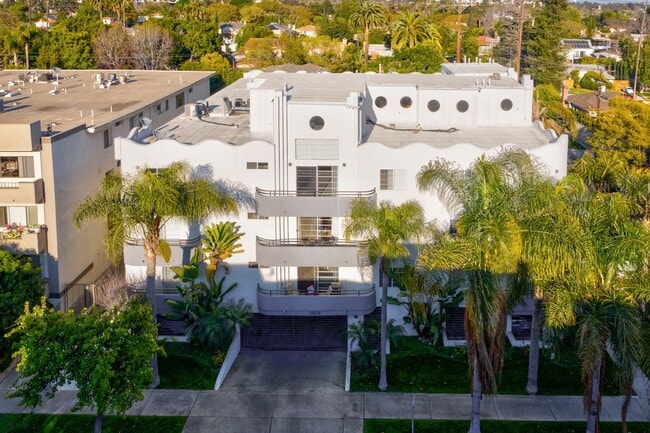 Interior Photo - Bentley Luxury Investments LLC