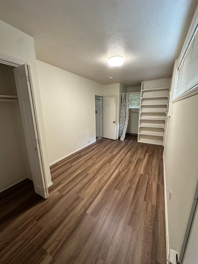 Building Photo - Lewis & Clark Graduate/Law Students ONLY