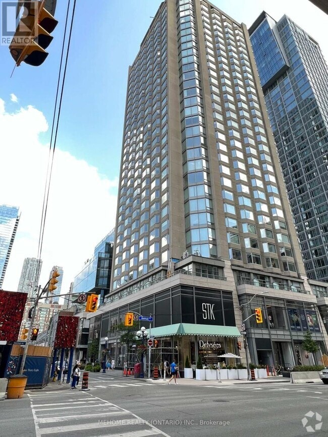 Building Photo - 155-1155 Yorkville Ave