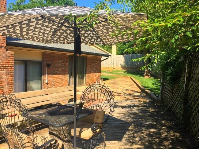 Building Photo - Spacious Home in Timber Ridge!