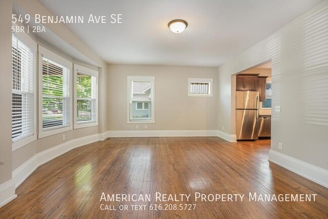 Building Photo - 549 Benjamin Ave SE