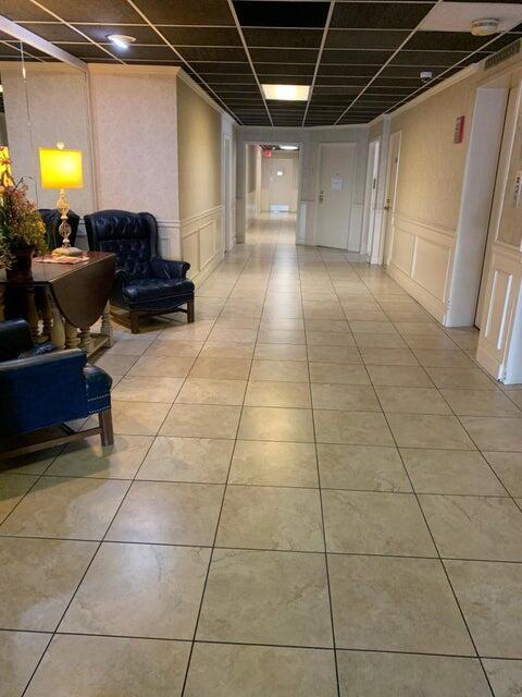 Building Photo - 342 Waller Ave