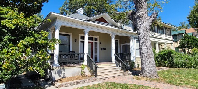 Foto del edificio - 423 W Magnolia Ave