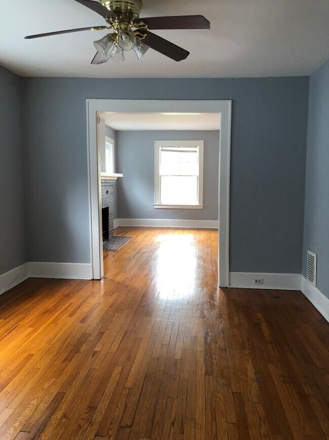 Building Photo - 106 Bellaire Pl