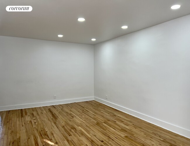 Building Photo - 1181 E 84th St