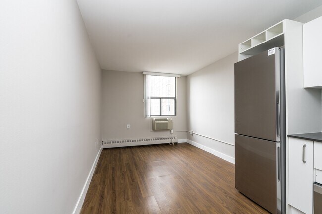 Photo du bâtiment - 798 Richmond Street West