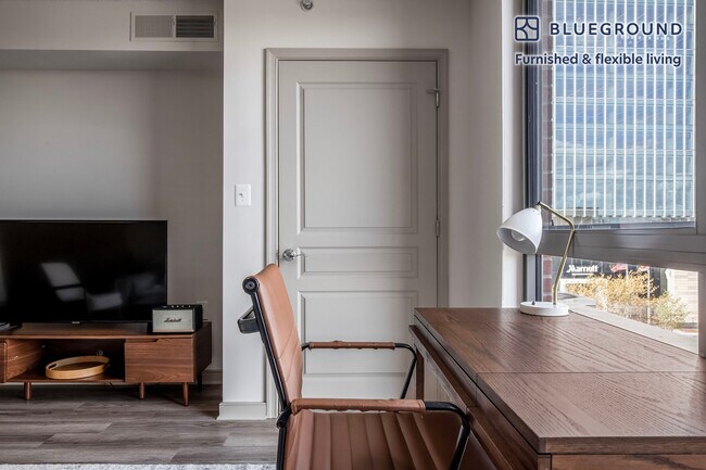 Foto del edificio - 7707 Wisconsin Ave