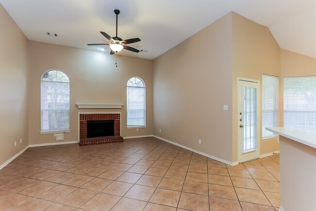 Building Photo - 1510 Lost Creek Dr