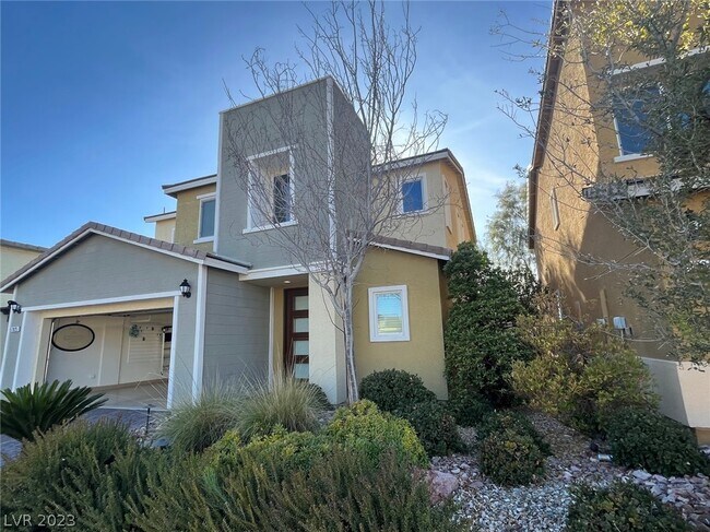 Building Photo - 7025 Solana Ridge Dr