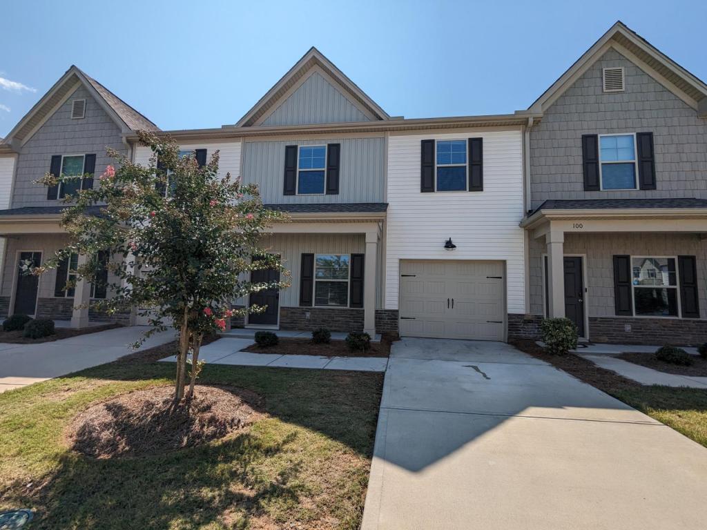 102 Double Br Trl, Mauldin, SC 29662 Townhome Rentals in Mauldin SC