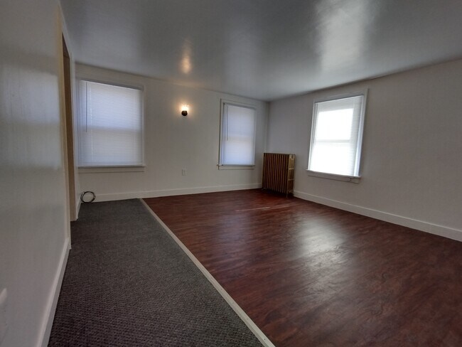 Living Room - 800 Burden Lake Rd