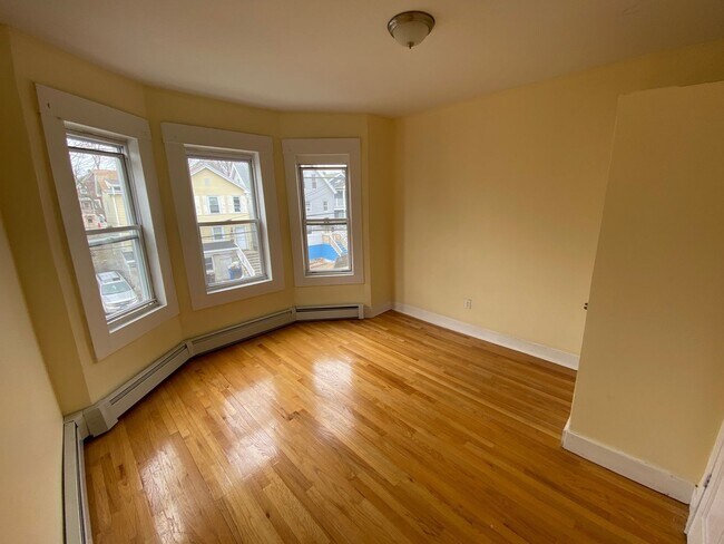 Building Photo - 373-375 Blatchley Avenue