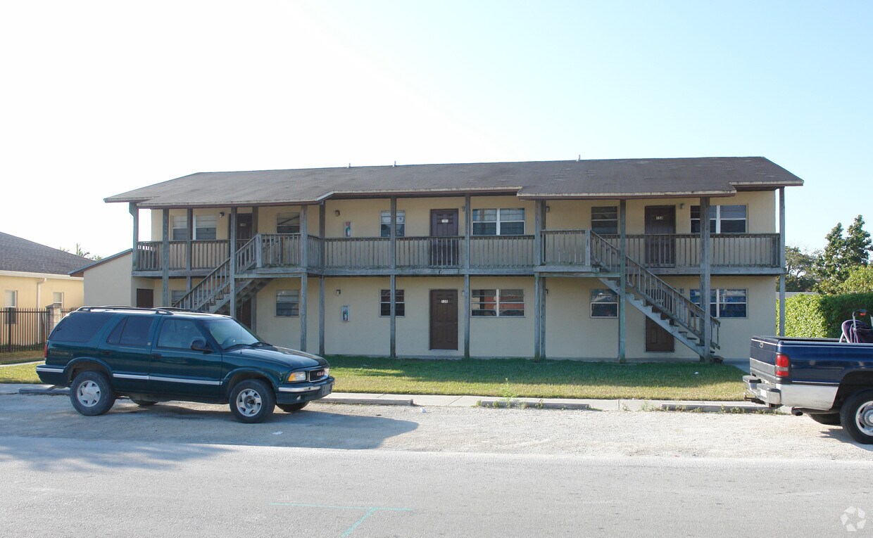 Building Photo - 134-154 NW 5th St