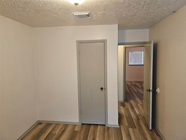 Building Photo - 13021 High Star Dr