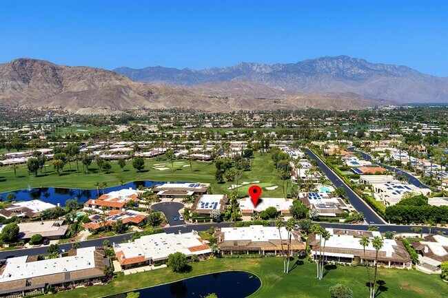 Foto del edificio - 115 Columbia Dr