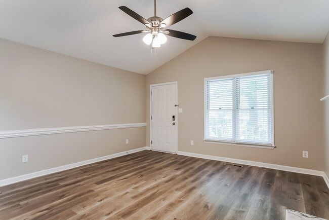 Building Photo - 353 Amherst Creek Dr