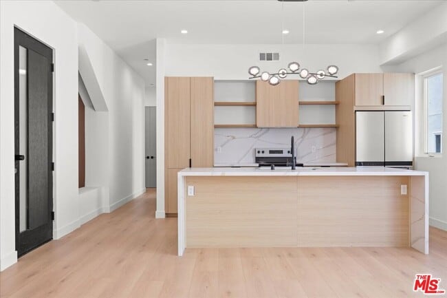 Foto del edificio - 5214 Satsuma Ave