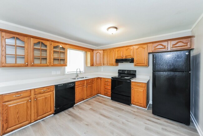 Foto del edificio - 1338 W Stoneybrook Dr