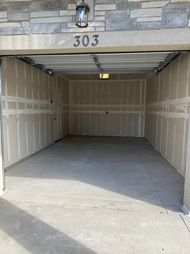 Building Photo - Condo in the Lehi Exchange Community!! 3 bed/2bth 1 car Garage!!!