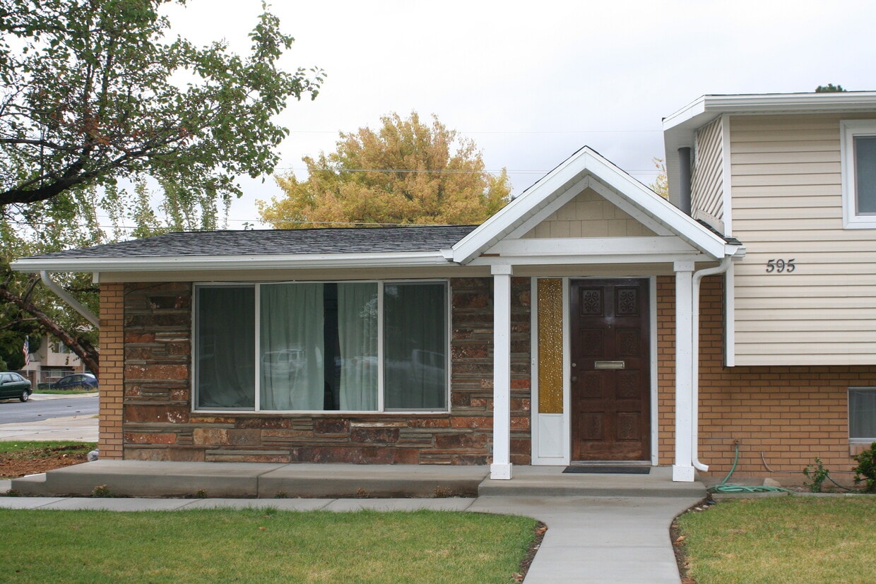 Primary Photo - 595 E Center St