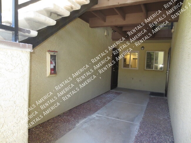 Building Photo - Remodeled Top to Bottom ! 1 Bed 1 Bath by ...