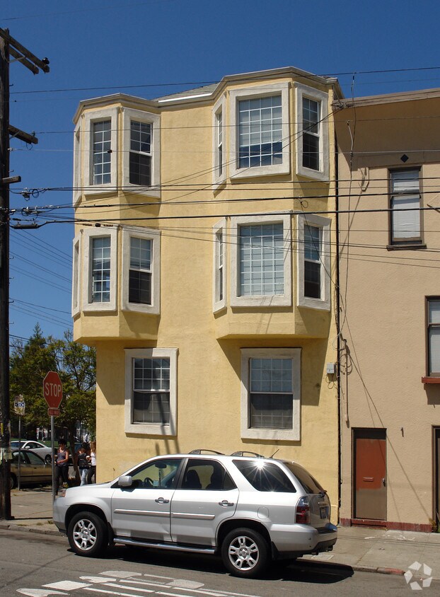 Building Photo - 3102 25th St