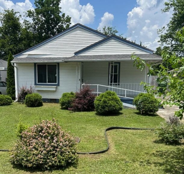 Foto principal - "5 points area 2-Bedroom Huntsville Home w...