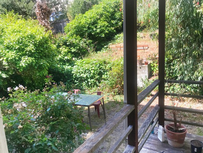 Building Photo - 37 Loyola Ter