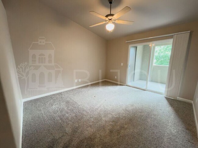 Foto del edificio - 6925 Ash Creek Heights