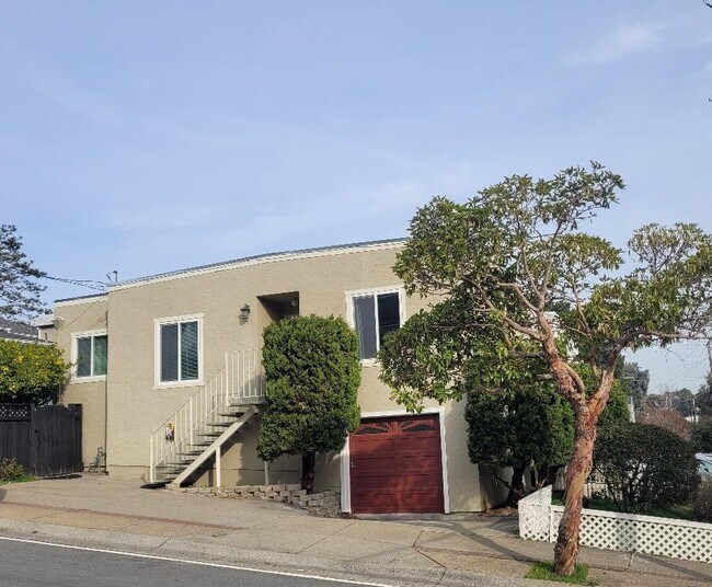 Building Photo - 428 Mariposa St