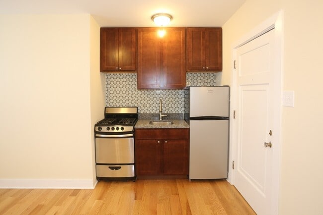 Building Photo - 4551 N Damen