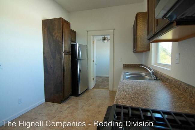 Building Photo - 445 S Shasta St