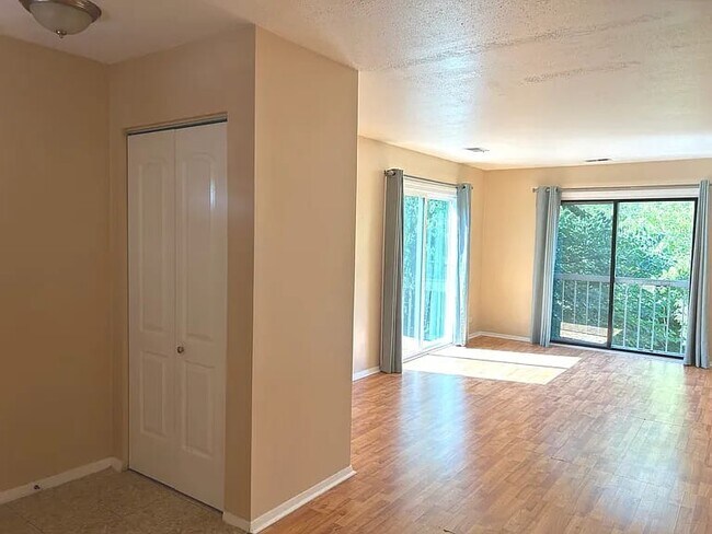 Foto del edificio - 1964 Kenilworth Cir