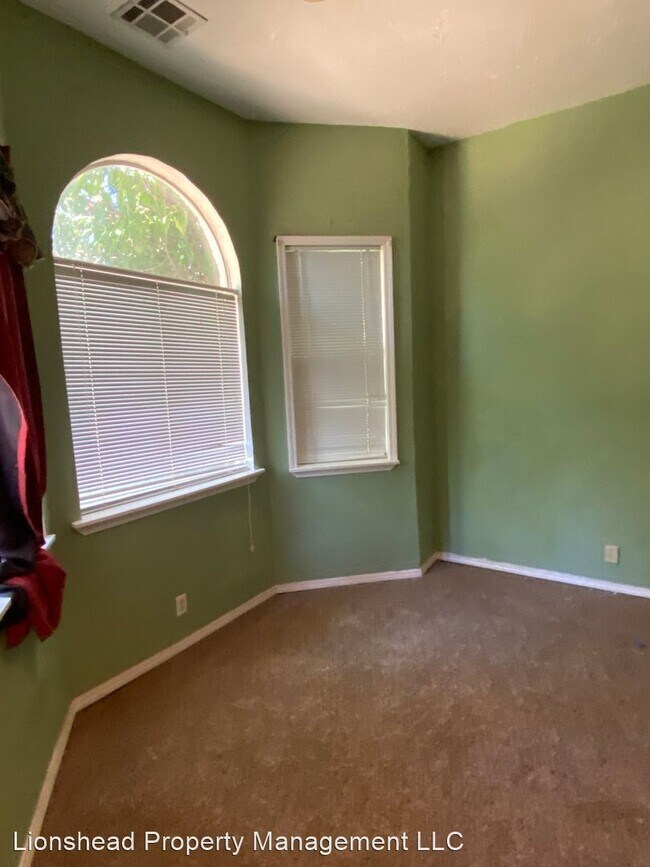 Foto del edificio - 5 br, 2 bath House - 6109 SE 4th St.