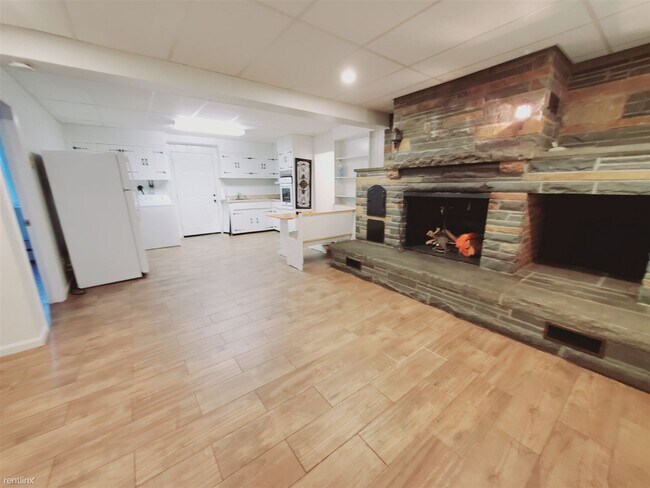 Foto del edificio - 1 br, 1 bath Condo - 47 Whitmore Ln Apt A