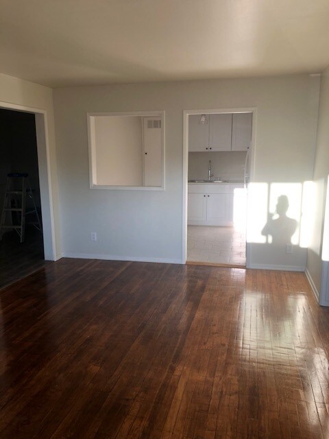 living room - 6728 N Figueroa St
